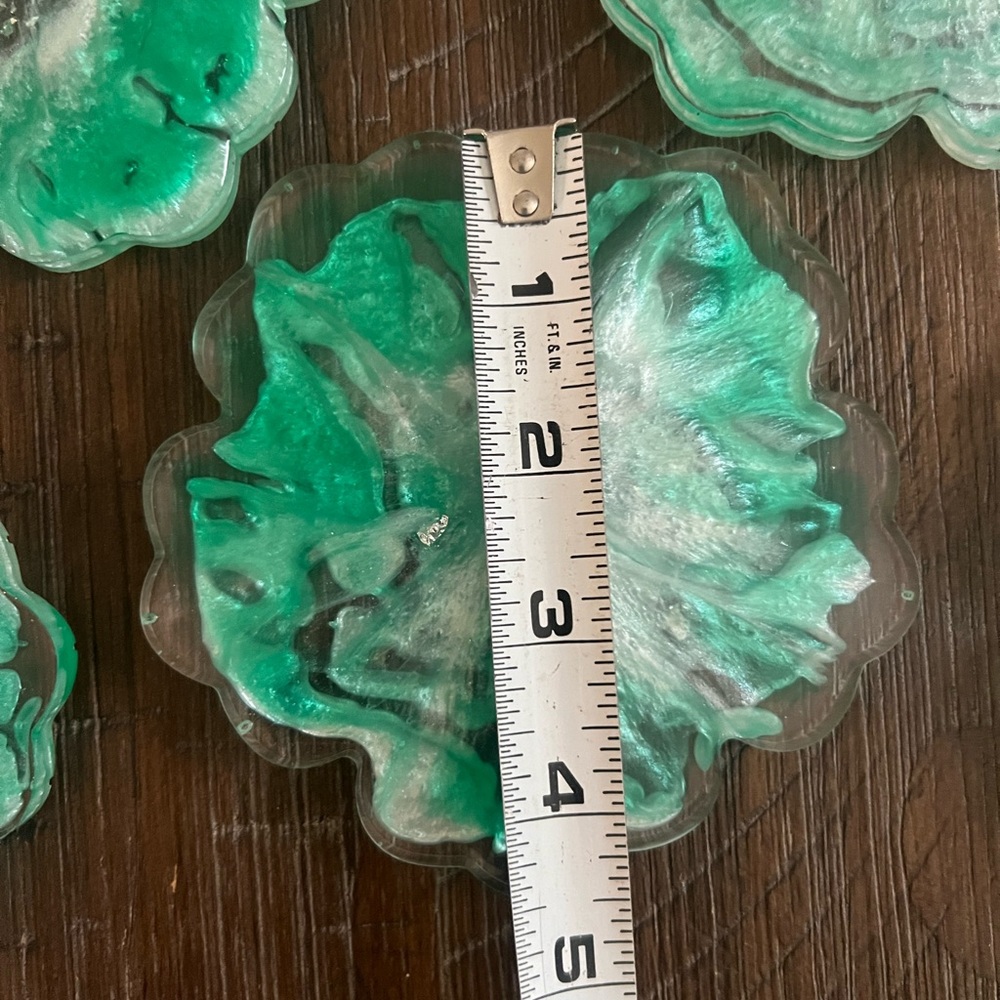 Flower shaped Resin Coasters - Picture 4 of 6